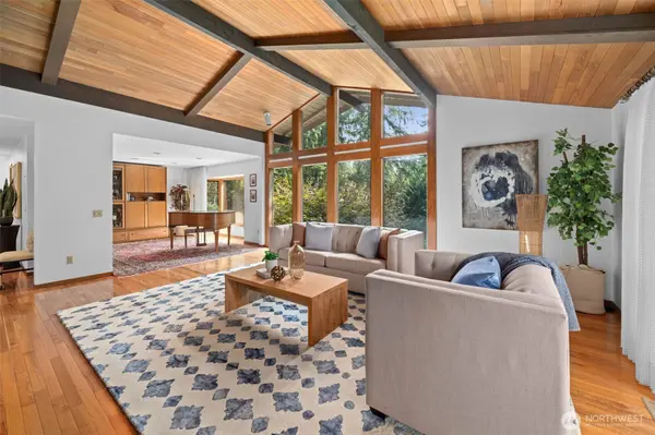 20605 SE 127th ST, Issaquah, WA 98027