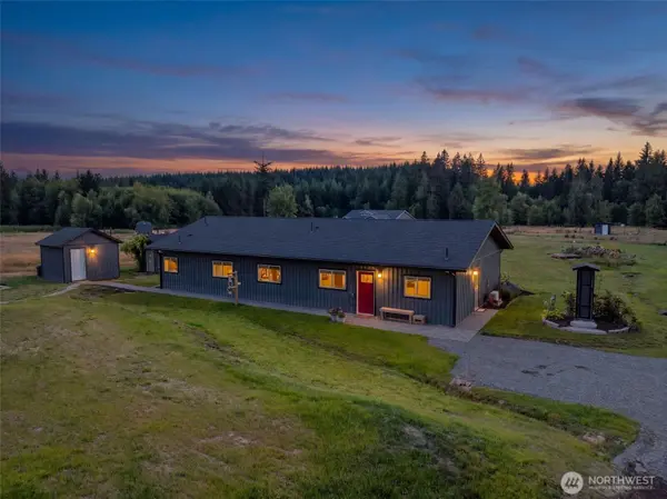 819 Middle Fork RD, Onalaska, WA 98570