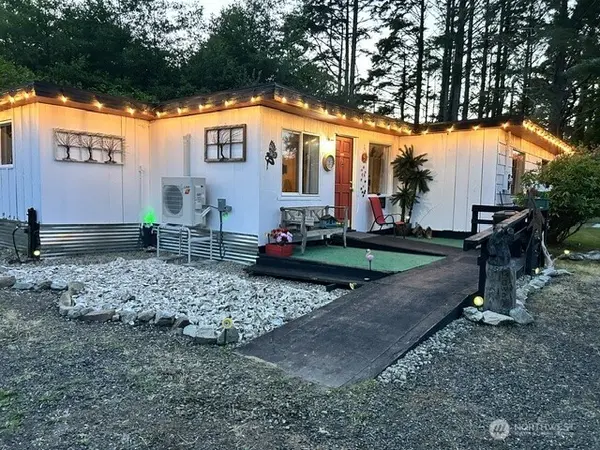 2595 State Route 109, Ocean Shores, WA 98569