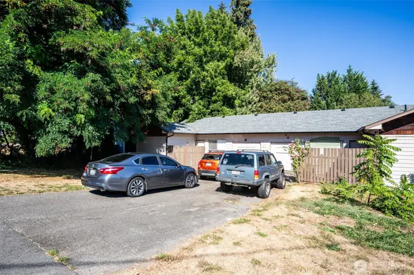 1126 Puget ST NE, Olympia, WA 98506