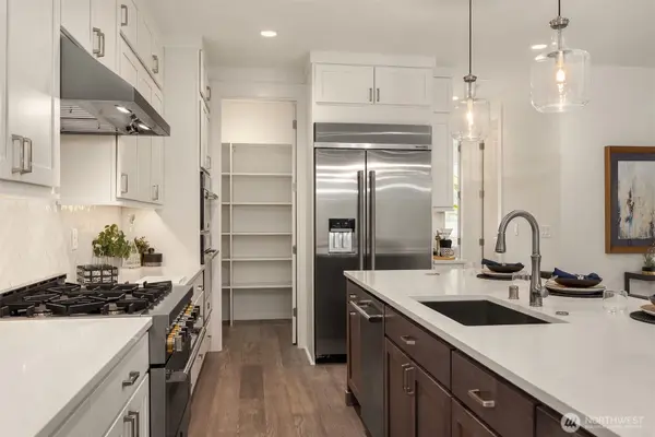 14856 HS#3 NE 2nd CT, Bellevue, WA 98007