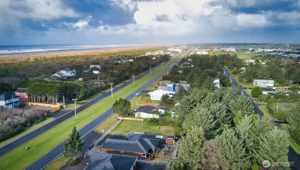 482 Ocean Shores BLVD NW, Ocean Shores, WA 98569