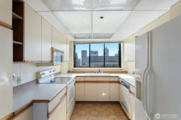 1120 Spring ST #1404, Seattle, WA 98122