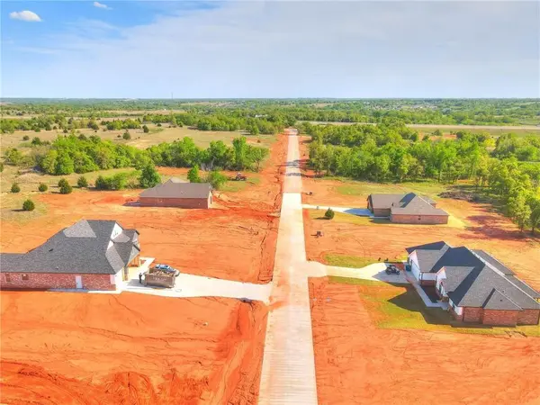 1249 Layla LN, Blanchard, OK 73010