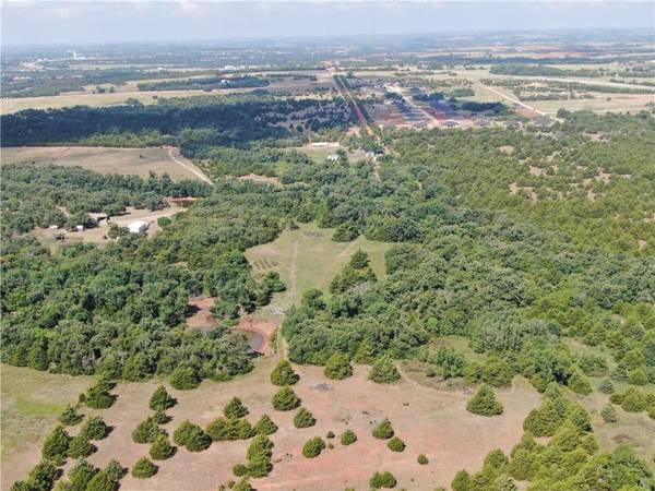 7634 Meadowlark LN, Guthrie, OK 73044