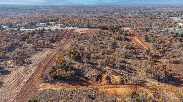 3125 Road Runner CT, Guthrie, OK 73044