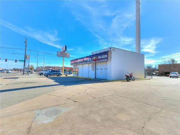 1200 W Main ST, Norman, OK 73069