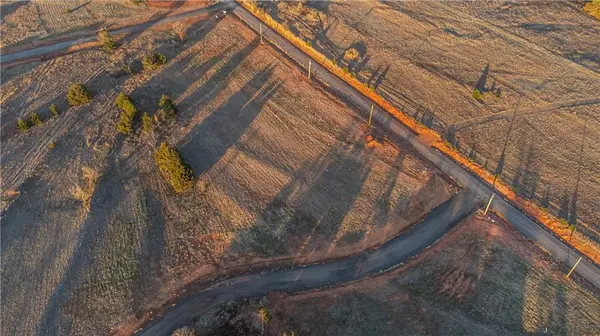 003 Little Farms RD, Guthrie, OK 73044