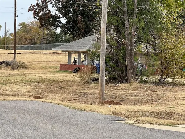 307 S mustang RD, Mustang, OK 73064