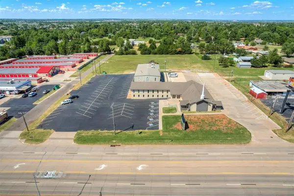 601 E State Highway 152 HWY, Mustang, OK 73064