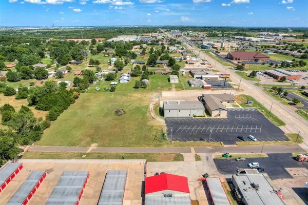 601 E State Highway 152 HWY, Mustang, OK 73064