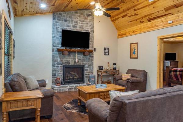 172 Cedar Creek CIR, Broken Bow, OK 74728