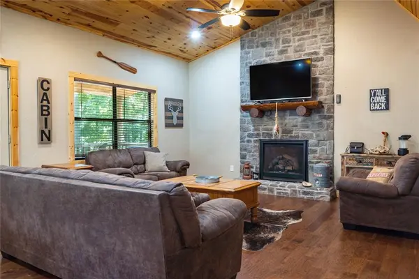 172 Cedar Creek CIR, Broken Bow, OK 74728