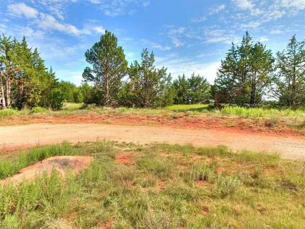 7671 Redbud TRL, Guthrie, OK 73044