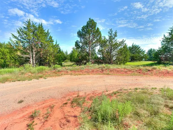 7671 Redbud TRL, Guthrie, OK 73044