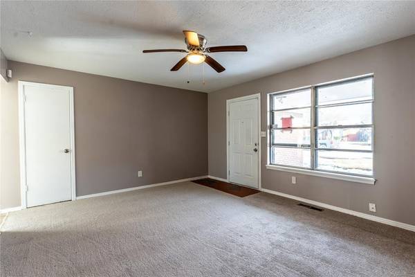 3016 SW 68th ST, Oklahoma City, OK 73159