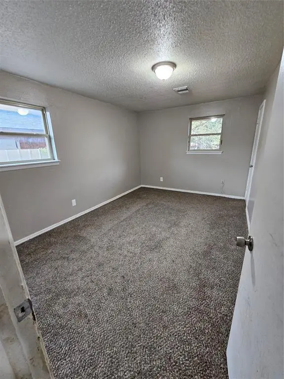 3200 Neighbors LN, Del City, OK 73115