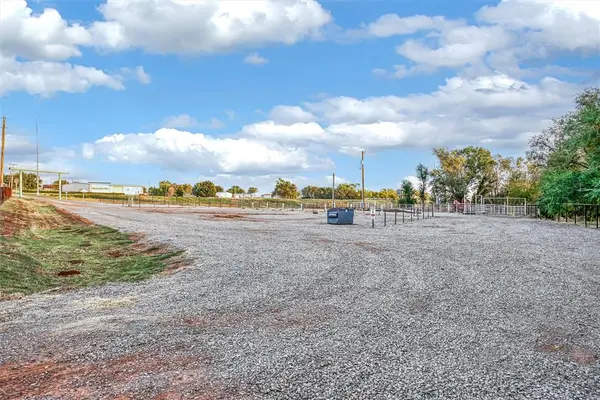 301 E Caddo ST, Cordell, OK 73632