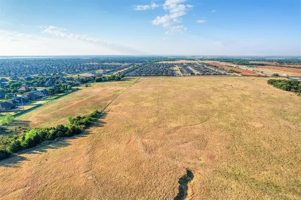 W Britton RD, Yukon, OK 73099