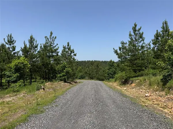 131 Charmed Ridge LN, Broken Bow, OK 74728