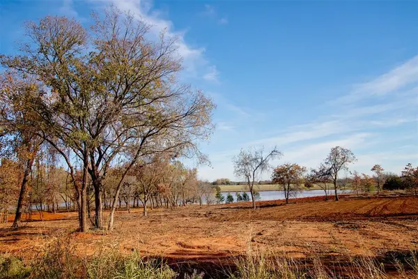 7435 Old Oak TRL, Guthrie, OK 73044