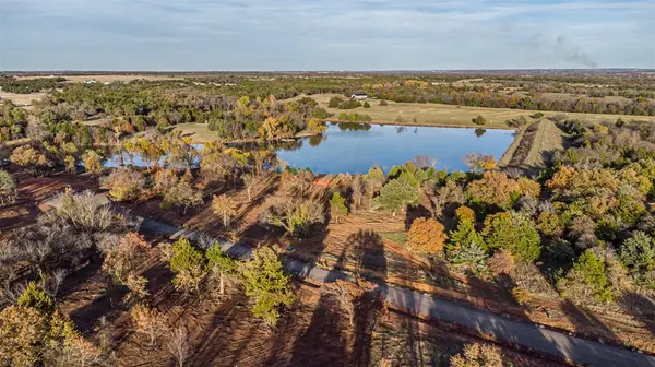 7268 Old Oak TRL, Guthrie, OK 73044