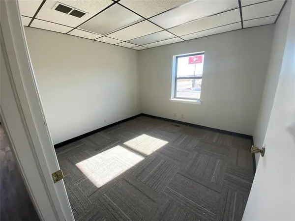 108 W 12th ST, Elk City, OK 73644