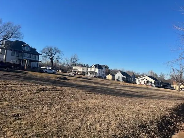 1501 W Noble AVE, Guthrie, OK 73044