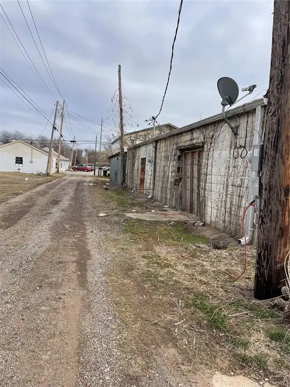 109 W Broadway, Lexington, OK 73051