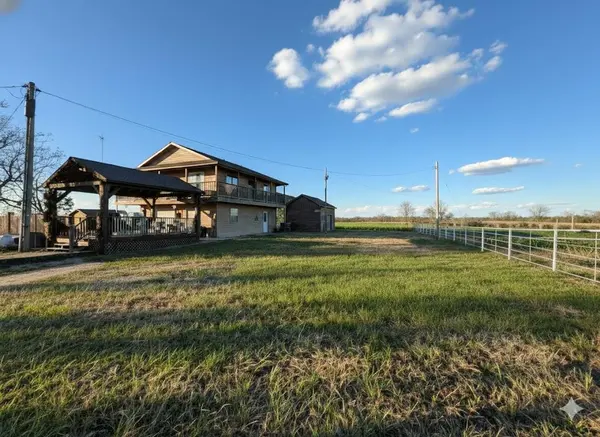 1932 E 2050 RD, Hugo, OK 74743