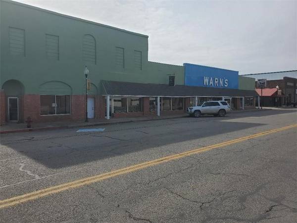 507 W Broadway ST, Okemah, OK 74859