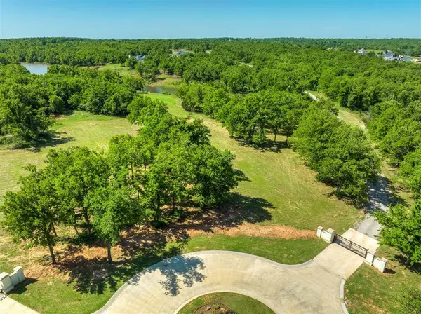10117 Creek View RD, Guthrie, OK 73044