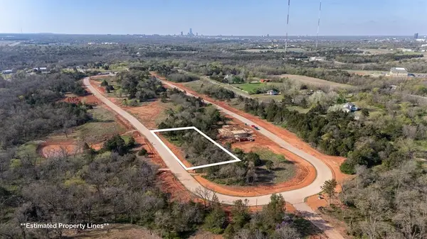 8351 W Wilshire Park DR, Oklahoma City, OK 73131