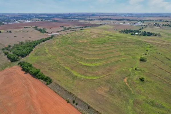 7 Lawter RD, Weatherford, OK 73096