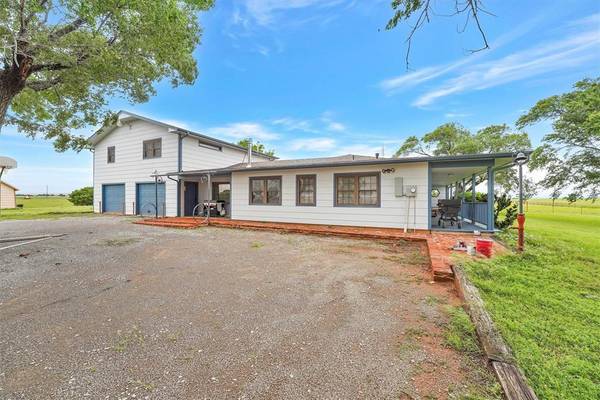11747 N 2240 RD, Cordell, OK 73632