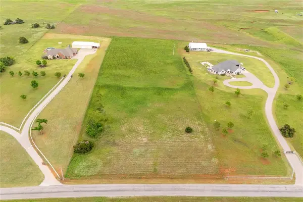 N 2440 RD #North, Weatherford, OK 73096