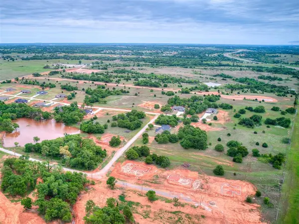 1252 Twin Oaks Dr, Blanchard, OK 73010