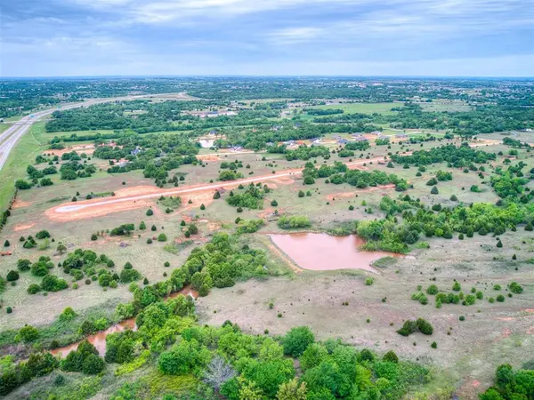 1256 Twin Oaks Dr, Blanchard, OK 73010