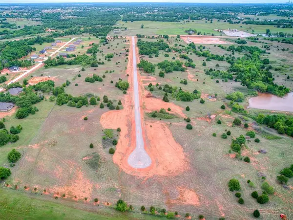 1217 Twin Oaks Dr, Blanchard, OK 73010