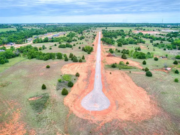 1217 Twin Oaks Dr, Blanchard, OK 73010