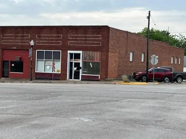 421 W Bdwy ST, Okemah, OK 74859