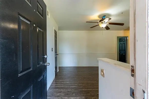 203 Eberle DR, Moore, OK 73160