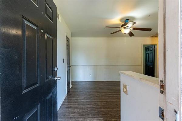 203 Eberle DR, Moore, OK 73160