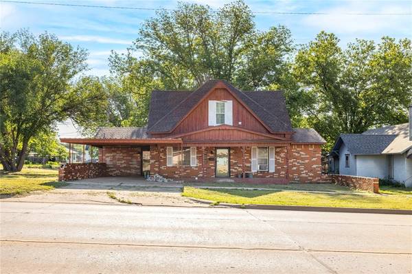 310 N 4th ST, Sayre, OK 73662