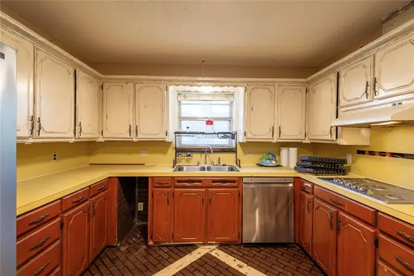 310 N 4th ST, Sayre, OK 73662