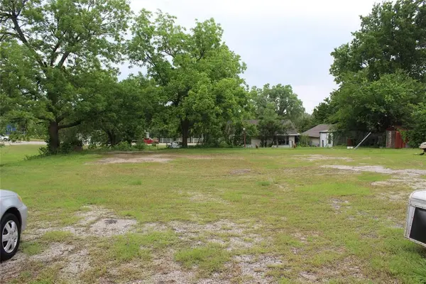 724 E 1st ST, Chandler, OK 74834
