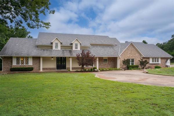 2108 Woodhill RD, Edmond, OK 73025