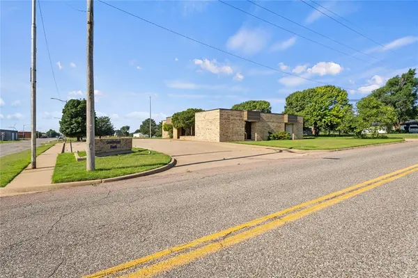 400 S Main AVE, Custer City, OK 73639