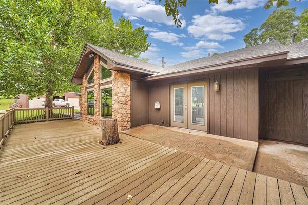 22117 E 1250 RD, Rocky, OK 73661