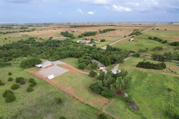 22117 E 1250 RD, Rocky, OK 73661